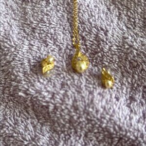 Gold and Pearl Jewelry Set